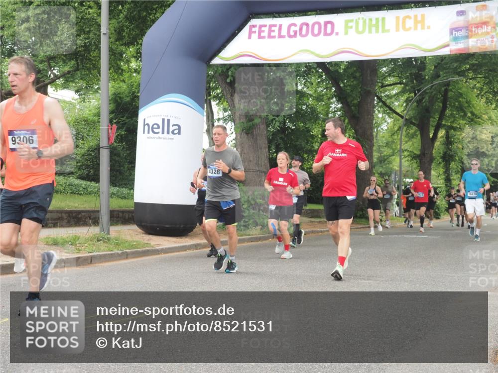 29.06.2025 - hella hamburg halbmarathon KatJ http://msf.ph/oto/8521531 29.06.2025 10:50:10 Zwischen KM18-KM19 4328, 7243 meine-sportfotos.de