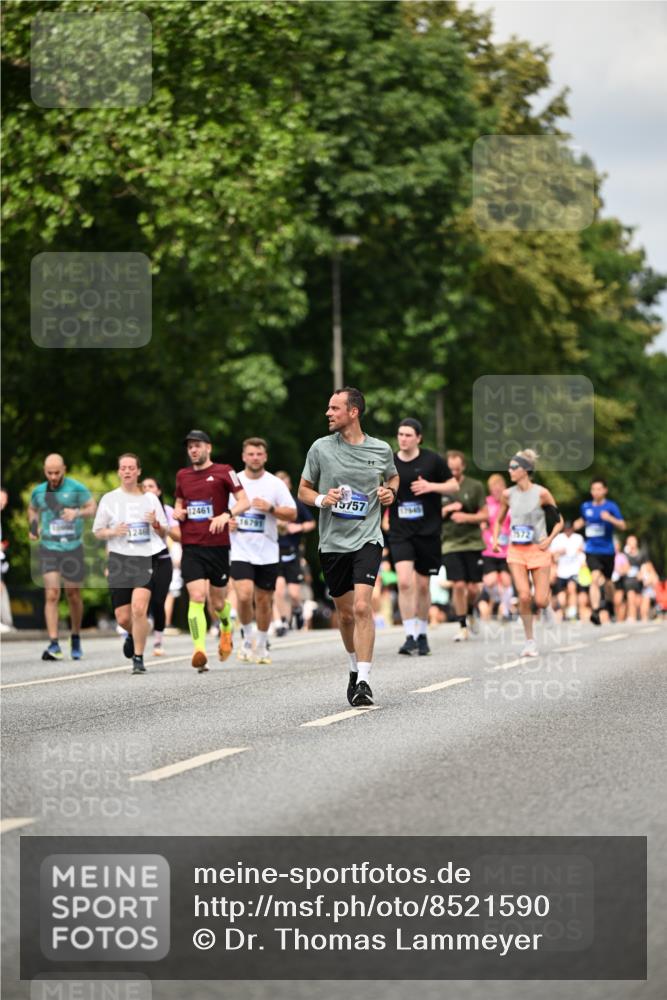 29.06.2025 - hella hamburg halbmarathon Dr. Thomas Lammeyer http://msf.ph/oto/8521590 29.06.2025 10:34:26 Kennedybrücke 1063, 1230, 2302, 2901, 3524, 3573, 4198, 4575, 4819, 6626, 7517, 8048, 9095, 10322, 10880, 10996 meine-sportfotos.de