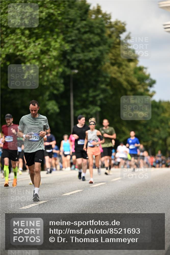 29.06.2025 - hella hamburg halbmarathon Dr. Thomas Lammeyer http://msf.ph/oto/8521693 29.06.2025 10:34:28 Kennedybrücke 1063, 2302, 3524, 3573, 4198, 4575, 4819, 6556, 6626, 7517, 8048, 9095, 10322, 10880, 10996 meine-sportfotos.de