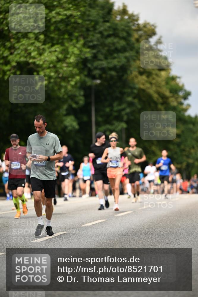 29.06.2025 - hella hamburg halbmarathon Dr. Thomas Lammeyer http://msf.ph/oto/8521701 29.06.2025 10:34:28 Kennedybrücke 1063, 2302, 3524, 3573, 4198, 4575, 4819, 6556, 6626, 7517, 8048, 9095, 10322, 10880, 10996 meine-sportfotos.de