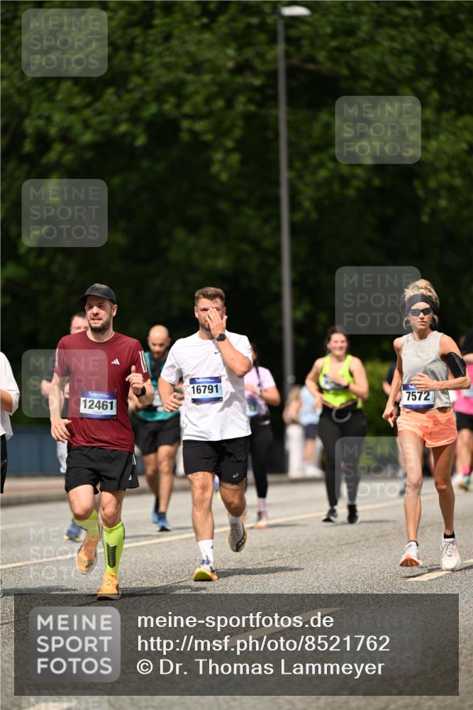 29.06.2025 - hella hamburg halbmarathon Dr. Thomas Lammeyer http://msf.ph/oto/8521762 29.06.2025 10:34:32 Kennedybrücke 2302, 3524, 3573, 4198, 4819, 6556, 6626, 7517, 9095, 9830, 10322, 10996 meine-sportfotos.de