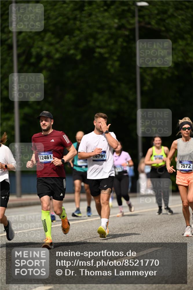 29.06.2025 - hella hamburg halbmarathon Dr. Thomas Lammeyer http://msf.ph/oto/8521770 29.06.2025 10:34:32 Kennedybrücke 2302, 3524, 3573, 4198, 4819, 6556, 6626, 7517, 9095, 9830, 10322, 10996 meine-sportfotos.de