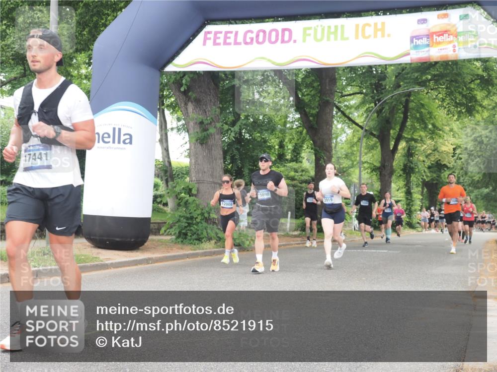 29.06.2025 - hella hamburg halbmarathon KatJ http://msf.ph/oto/8521915 29.06.2025 10:50:21 Zwischen KM18-KM19 2424, 3919, 7290, 7453, 7717 meine-sportfotos.de