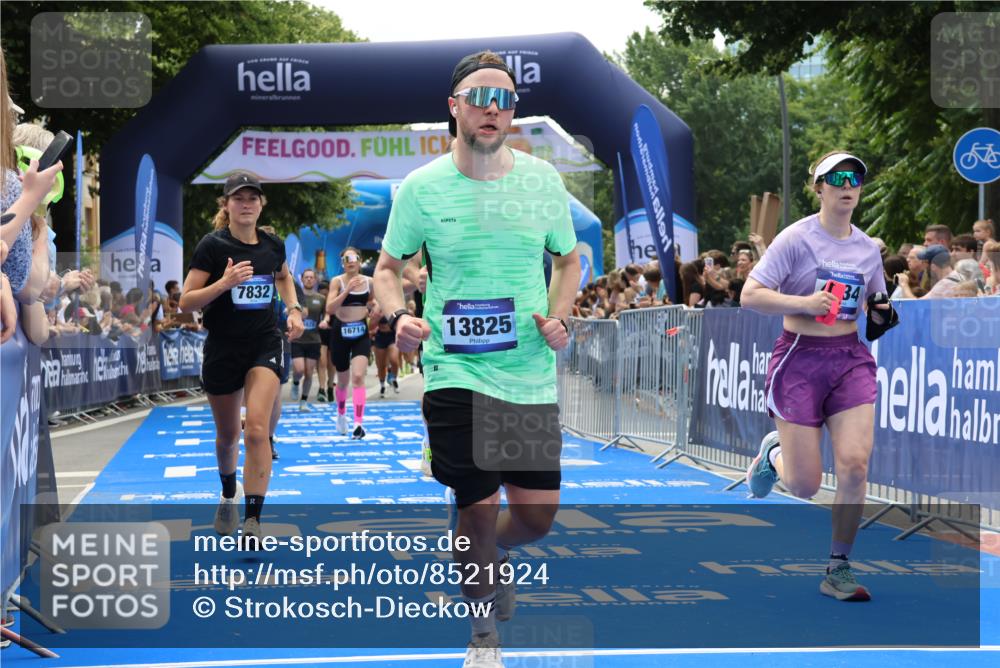 29.06.2025 - hella hamburg halbmarathon Strokosch-Dieckow http://msf.ph/oto/8521924 29.06.2025 11:24:22 Ziel 1419, 2140, 3929, 4834, 7832, 9722, 10041, 10065, 13810, 13825, 13829, 15445, 16714, 17490, 19052 meine-sportfotos.de
