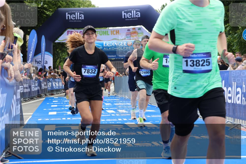 29.06.2025 - hella hamburg halbmarathon Strokosch-Dieckow http://msf.ph/oto/8521959 29.06.2025 11:24:23 Ziel 1419, 2140, 2993, 3929, 4834, 5100, 7832, 9722, 10041, 10065, 13810, 13825, 13829, 15445, 16714, 17490, 19052 meine-sportfotos.de