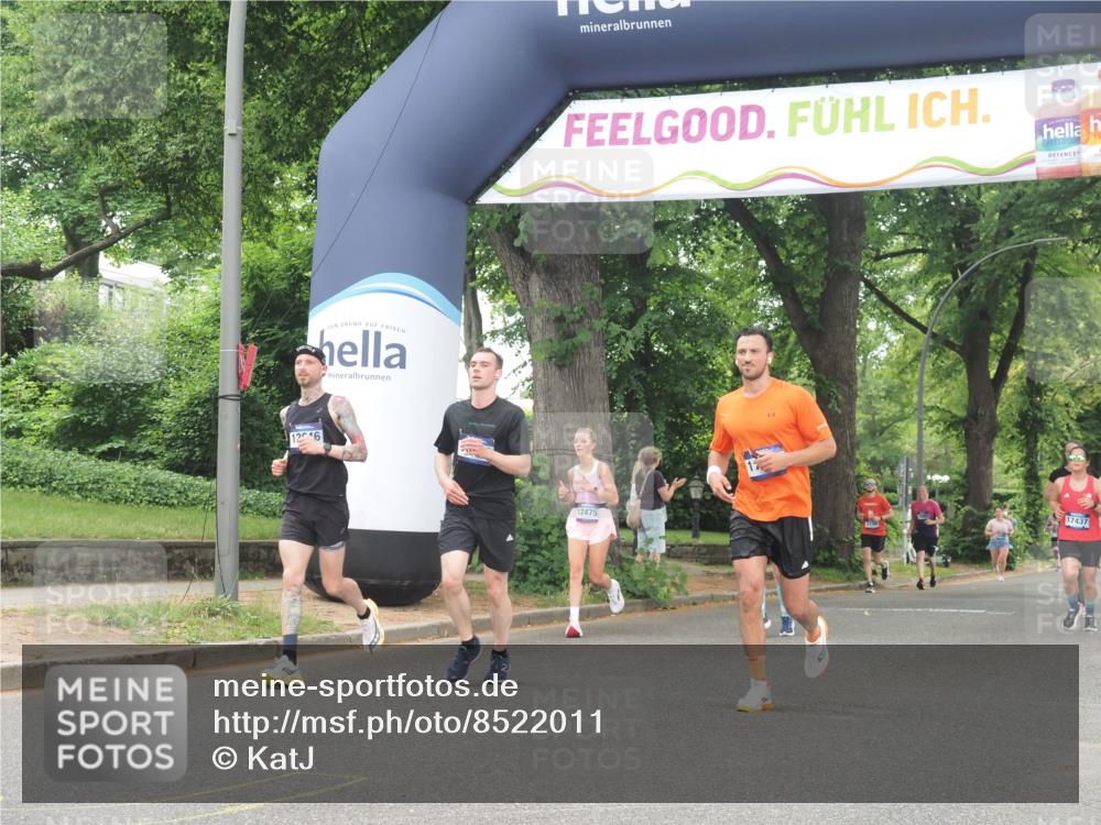 29.06.2025 - hella hamburg halbmarathon KatJ http://msf.ph/oto/8522011 29.06.2025 10:50:25 Zwischen KM18-KM19 1316, 3919, 7717 meine-sportfotos.de