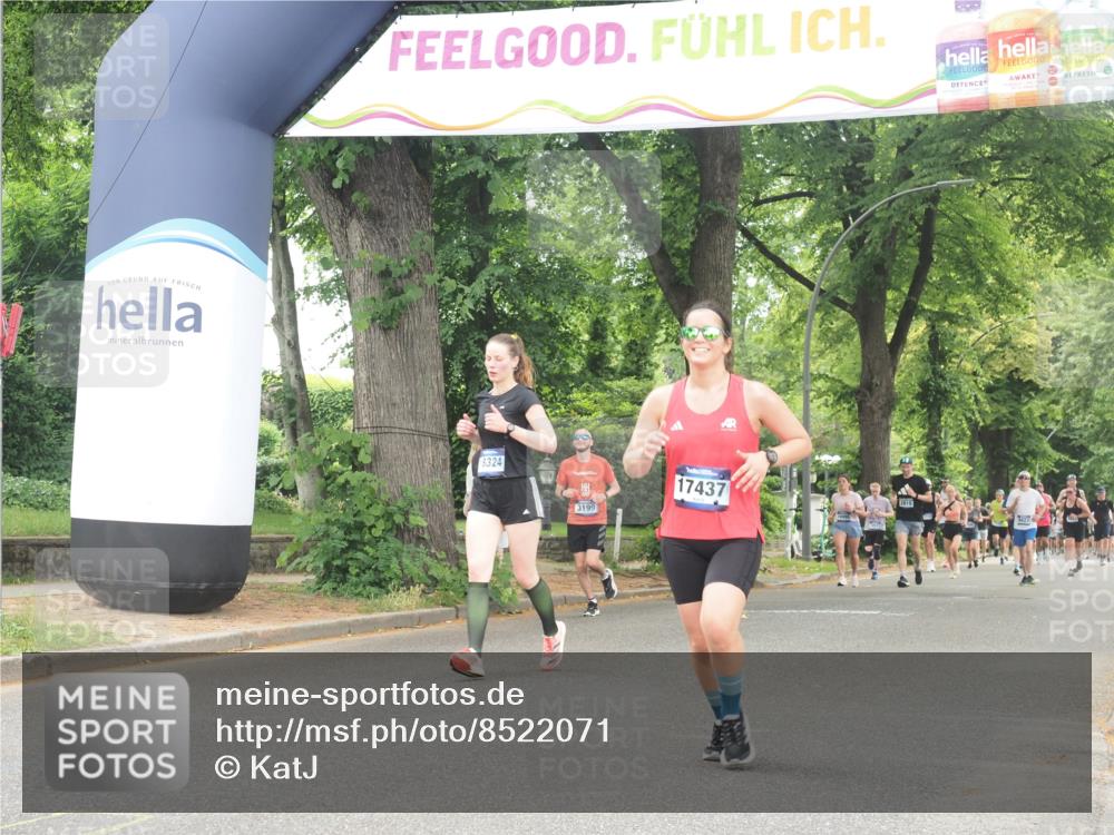 29.06.2025 - hella hamburg halbmarathon KatJ http://msf.ph/oto/8522071 29.06.2025 10:50:28 Zwischen KM18-KM19 1316, 3919 meine-sportfotos.de