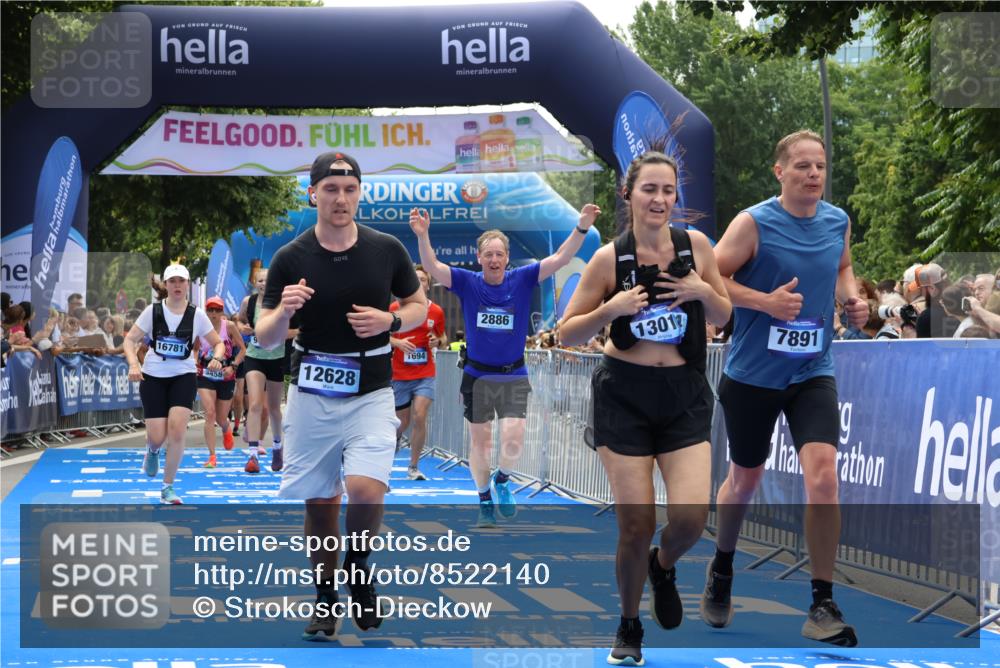 29.06.2025 - hella hamburg halbmarathon Strokosch-Dieckow http://msf.ph/oto/8522140 29.06.2025 11:24:31 Ziel 1419, 1694, 2886, 2993, 3458, 3929, 5100, 6556, 7891, 9567, 9635, 9722, 10041, 10065, 12628, 13014, 13031, 13825, 14633, 15445, 15505, 16714, 16781, 19052 meine-sportfotos.de