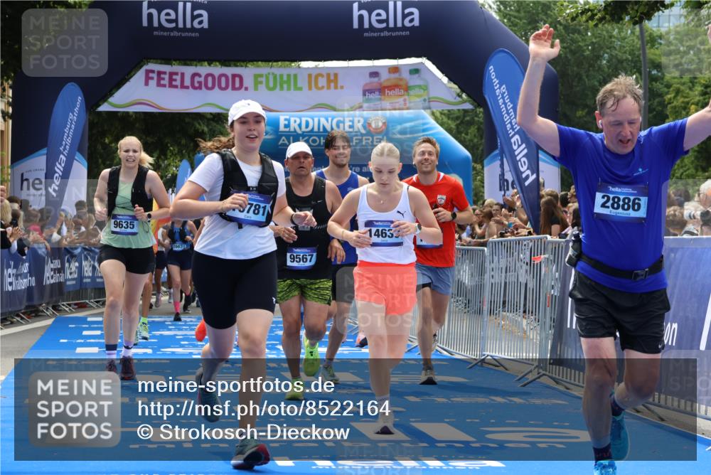 29.06.2025 - hella hamburg halbmarathon Strokosch-Dieckow http://msf.ph/oto/8522164 29.06.2025 11:24:33 Ziel 1694, 2097, 2886, 2993, 3458, 3929, 5100, 6556, 7188, 7190, 7891, 9567, 9635, 9722, 10041, 10065, 10989, 12628, 13014, 13031, 14633, 15505, 16154, 16714, 16781, 19052 meine-sportfotos.de