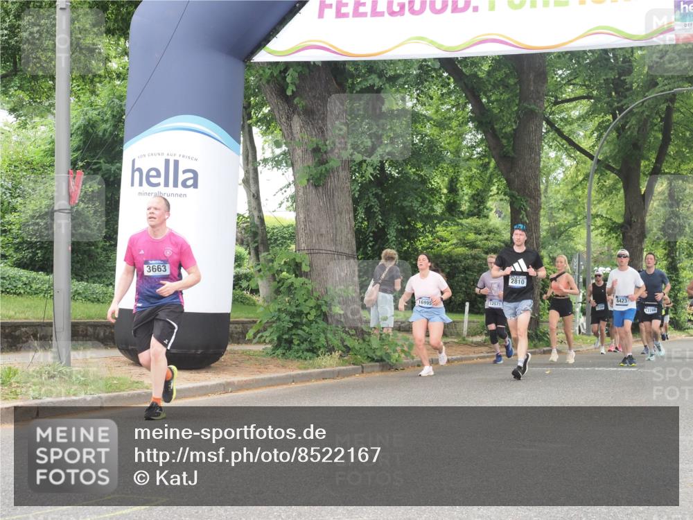 29.06.2025 - hella hamburg halbmarathon KatJ http://msf.ph/oto/8522167 29.06.2025 10:50:34 Zwischen KM18-KM19 3199, 3663 meine-sportfotos.de