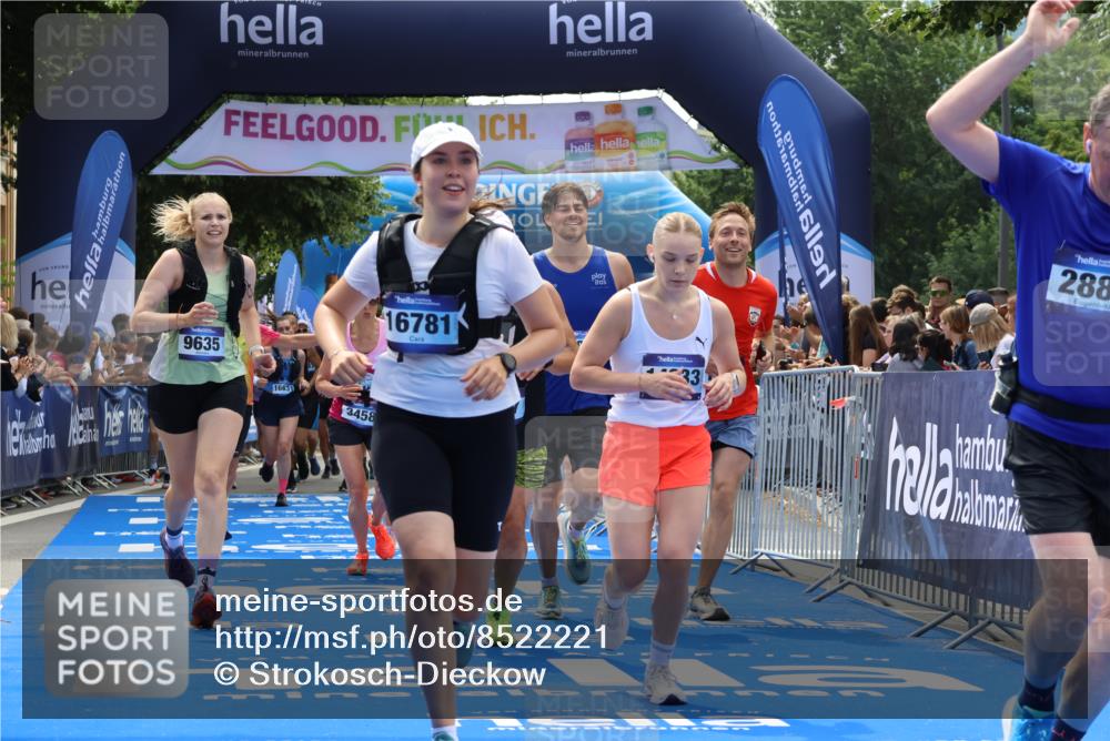 29.06.2025 - hella hamburg halbmarathon Strokosch-Dieckow http://msf.ph/oto/8522221 29.06.2025 11:24:34 Ziel 1694, 2097, 2886, 2993, 3458, 3929, 5100, 6556, 7188, 7190, 7891, 9567, 9635, 9722, 10065, 10989, 12628, 13014, 13031, 14633, 15505, 16154, 16714, 16781, 19052 meine-sportfotos.de