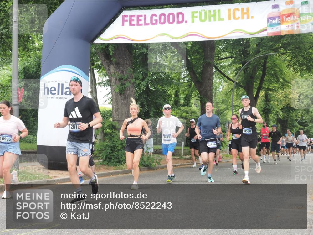 29.06.2025 - hella hamburg halbmarathon KatJ http://msf.ph/oto/8522243 29.06.2025 10:50:37 Zwischen KM18-KM19 2810, 3199, 3663, 8423 meine-sportfotos.de