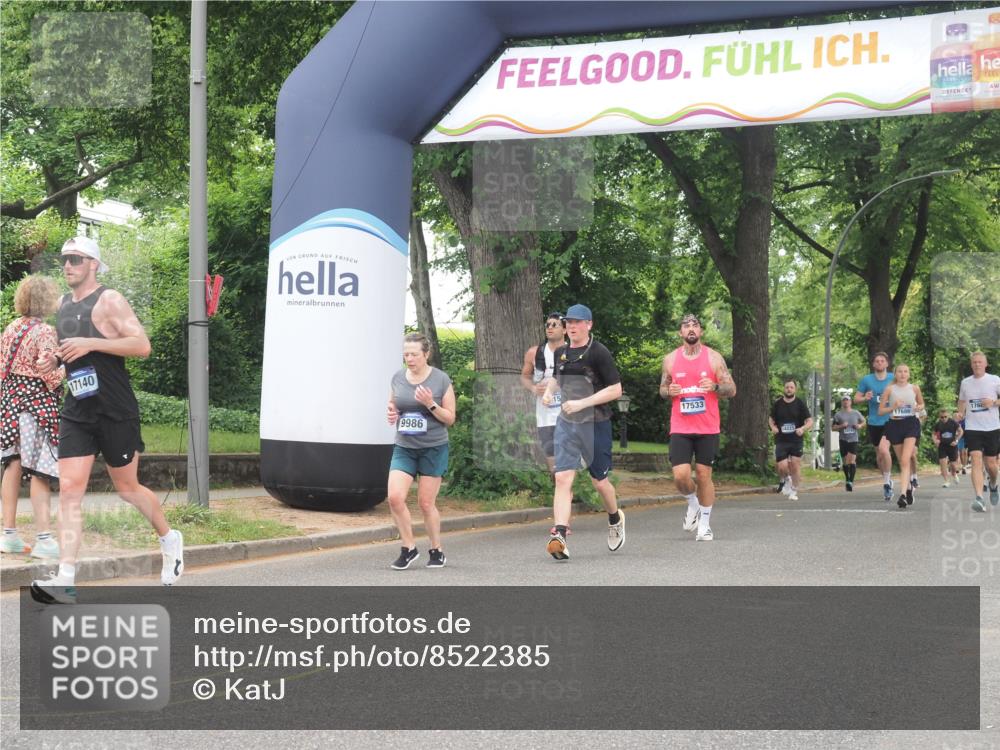 29.06.2025 - hella hamburg halbmarathon KatJ http://msf.ph/oto/8522385 29.06.2025 10:50:42 Zwischen KM18-KM19 2810, 3663, 4389, 5511, 8423 meine-sportfotos.de