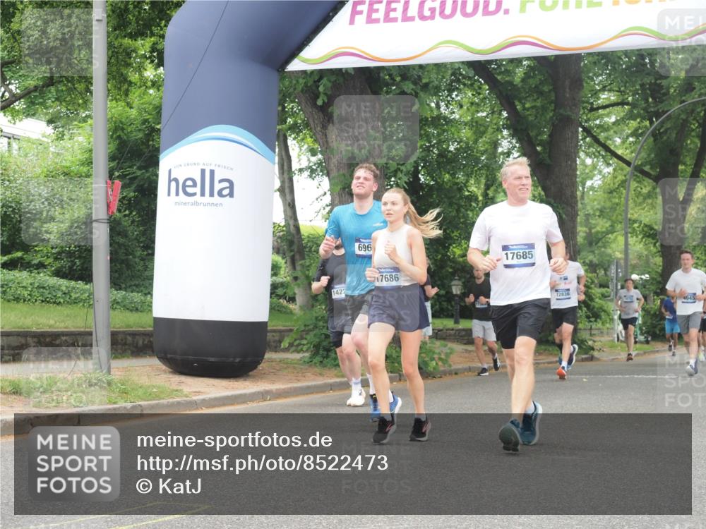 29.06.2025 - hella hamburg halbmarathon KatJ http://msf.ph/oto/8522473 29.06.2025 10:50:46 Zwischen KM18-KM19 4389, 5511, 6966 meine-sportfotos.de