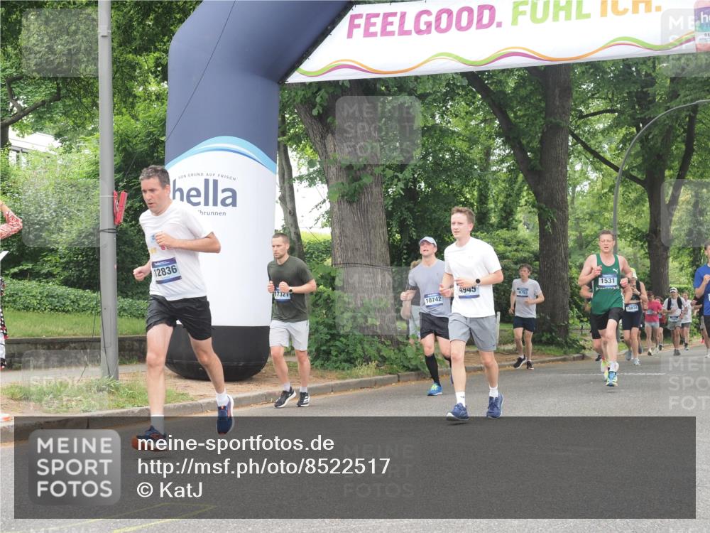 29.06.2025 - hella hamburg halbmarathon KatJ http://msf.ph/oto/8522517 29.06.2025 10:50:49 Zwischen KM18-KM19 1531, 4945, 6966 meine-sportfotos.de