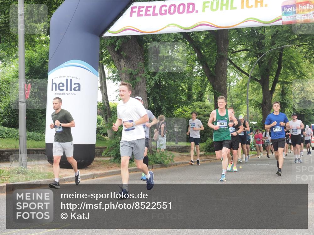 29.06.2025 - hella hamburg halbmarathon KatJ http://msf.ph/oto/8522551 29.06.2025 10:50:50 Zwischen KM18-KM19 1531, 4945, 6966 meine-sportfotos.de