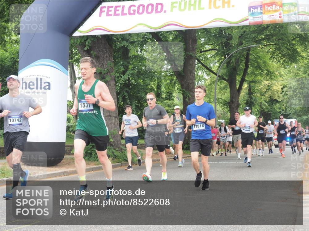 29.06.2025 - hella hamburg halbmarathon KatJ http://msf.ph/oto/8522608 29.06.2025 10:50:52 Zwischen KM18-KM19 1531, 4945, 6966 meine-sportfotos.de