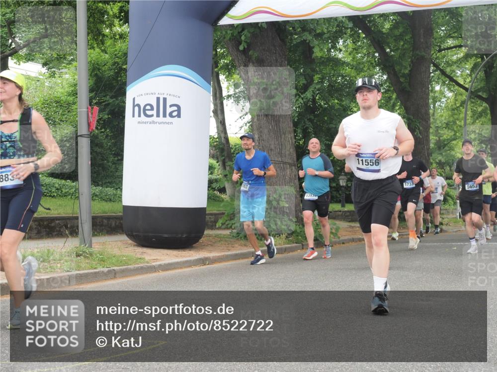 29.06.2025 - hella hamburg halbmarathon KatJ http://msf.ph/oto/8522722 29.06.2025 10:50:55 Zwischen KM18-KM19 1212, 1531, 4945 meine-sportfotos.de