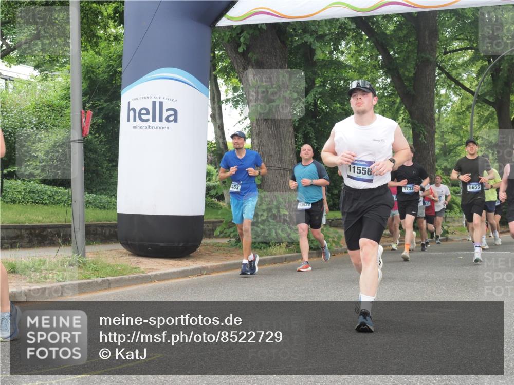 29.06.2025 - hella hamburg halbmarathon KatJ http://msf.ph/oto/8522729 29.06.2025 10:50:55 Zwischen KM18-KM19 1212, 1531, 4945 meine-sportfotos.de