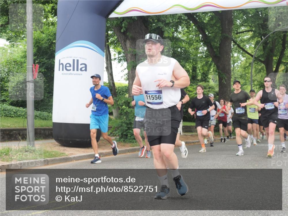 29.06.2025 - hella hamburg halbmarathon KatJ http://msf.ph/oto/8522751 29.06.2025 10:50:56 Zwischen KM18-KM19 1212, 1531, 4945, 5653 meine-sportfotos.de