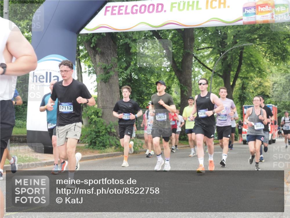29.06.2025 - hella hamburg halbmarathon KatJ http://msf.ph/oto/8522758 29.06.2025 10:50:57 Zwischen KM18-KM19 1212, 1531, 1733, 2463, 5653 meine-sportfotos.de