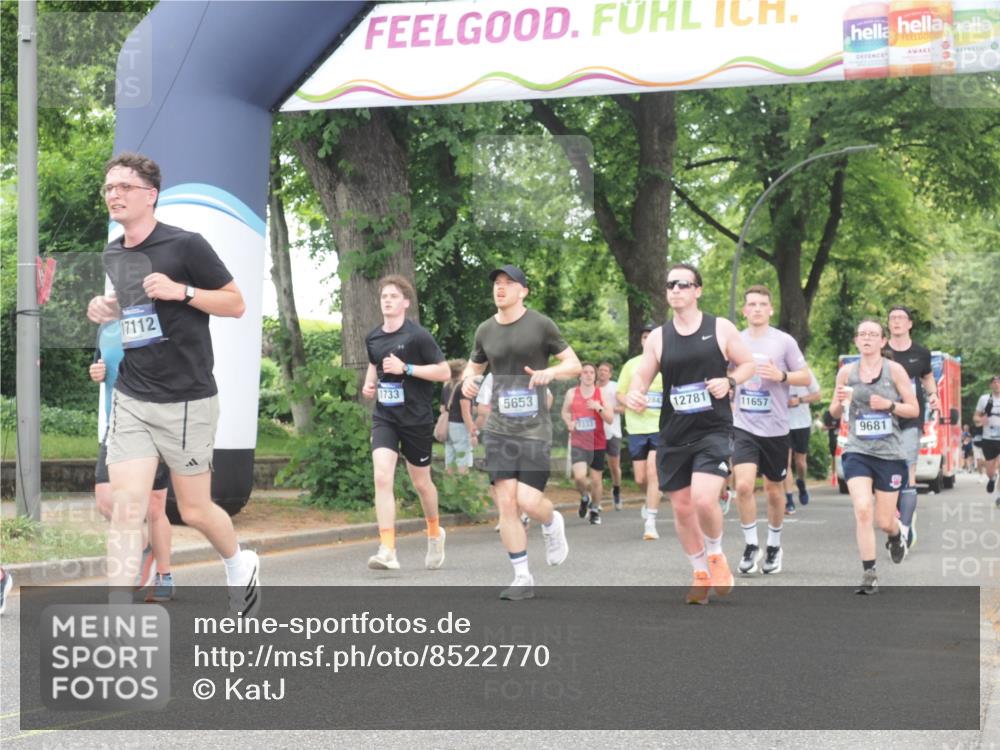 29.06.2025 - hella hamburg halbmarathon KatJ http://msf.ph/oto/8522770 29.06.2025 10:50:57 Zwischen KM18-KM19 1212, 1531, 1733, 2463, 5653 meine-sportfotos.de