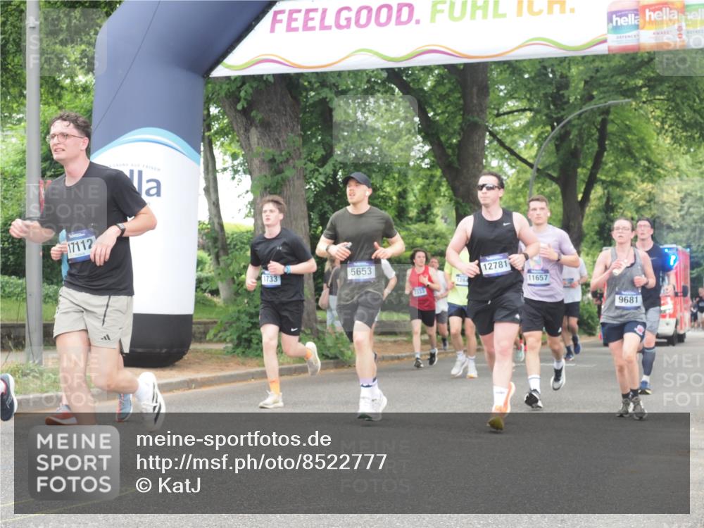 29.06.2025 - hella hamburg halbmarathon KatJ http://msf.ph/oto/8522777 29.06.2025 10:50:57 Zwischen KM18-KM19 1212, 1531, 1733, 2463, 5653 meine-sportfotos.de