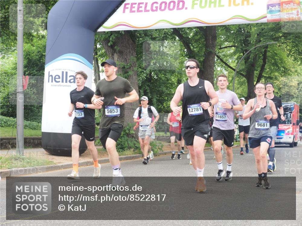 29.06.2025 - hella hamburg halbmarathon KatJ http://msf.ph/oto/8522817 29.06.2025 10:50:58 Zwischen KM18-KM19 1212, 1733, 1851, 2463, 4985, 5653, 7333 meine-sportfotos.de