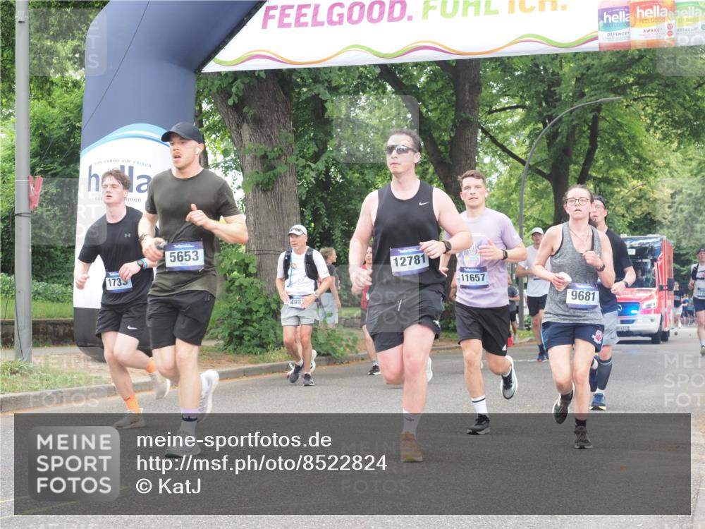 29.06.2025 - hella hamburg halbmarathon KatJ http://msf.ph/oto/8522824 29.06.2025 10:50:58 Zwischen KM18-KM19 1212, 1733, 1851, 2463, 4985, 5653, 7333 meine-sportfotos.de