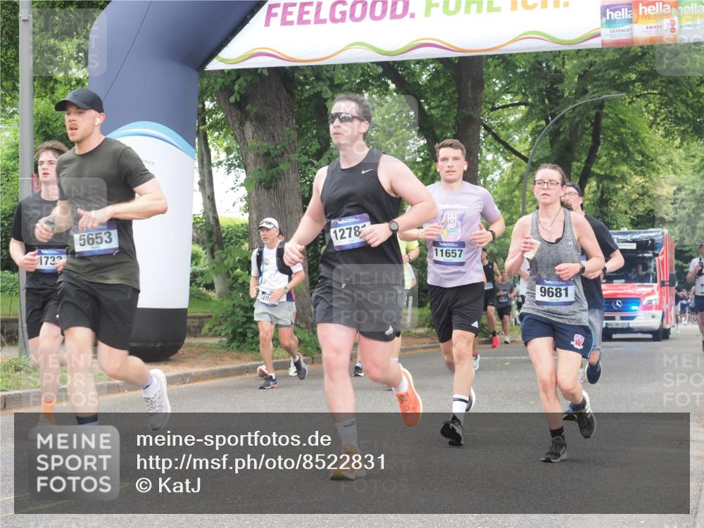29.06.2025 - hella hamburg halbmarathon KatJ http://msf.ph/oto/8522831 29.06.2025 10:50:58 Zwischen KM18-KM19 1212, 1733, 1851, 2463, 4985, 5653, 7333 meine-sportfotos.de