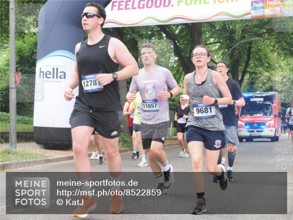 29.06.2025 - hella hamburg halbmarathon KatJ http://msf.ph/oto/8522859 29.06.2025 10:50:59 Zwischen KM18-KM19 1212, 1733, 1851, 2463, 4985, 5653, 7333 meine-sportfotos.de