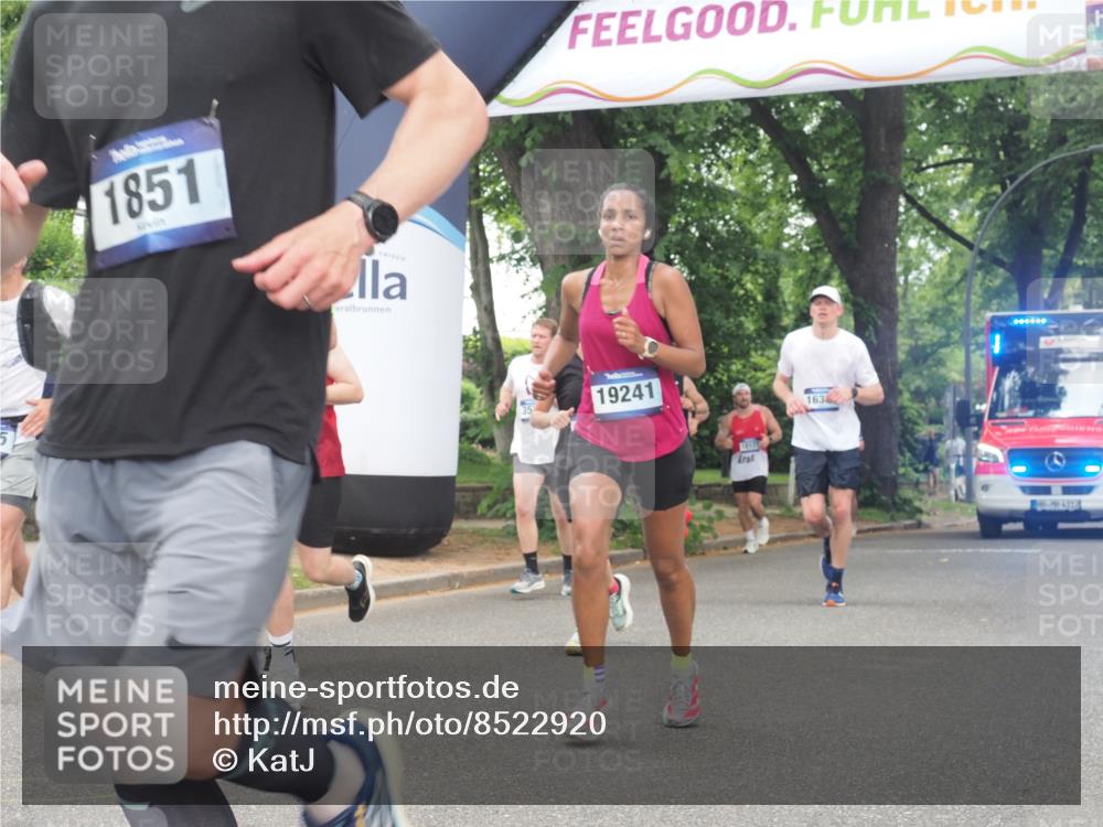 29.06.2025 - hella hamburg halbmarathon KatJ http://msf.ph/oto/8522920 29.06.2025 10:51:01 Zwischen KM18-KM19 1212, 1733, 1851, 2463, 4120, 4985, 5653, 7333 meine-sportfotos.de