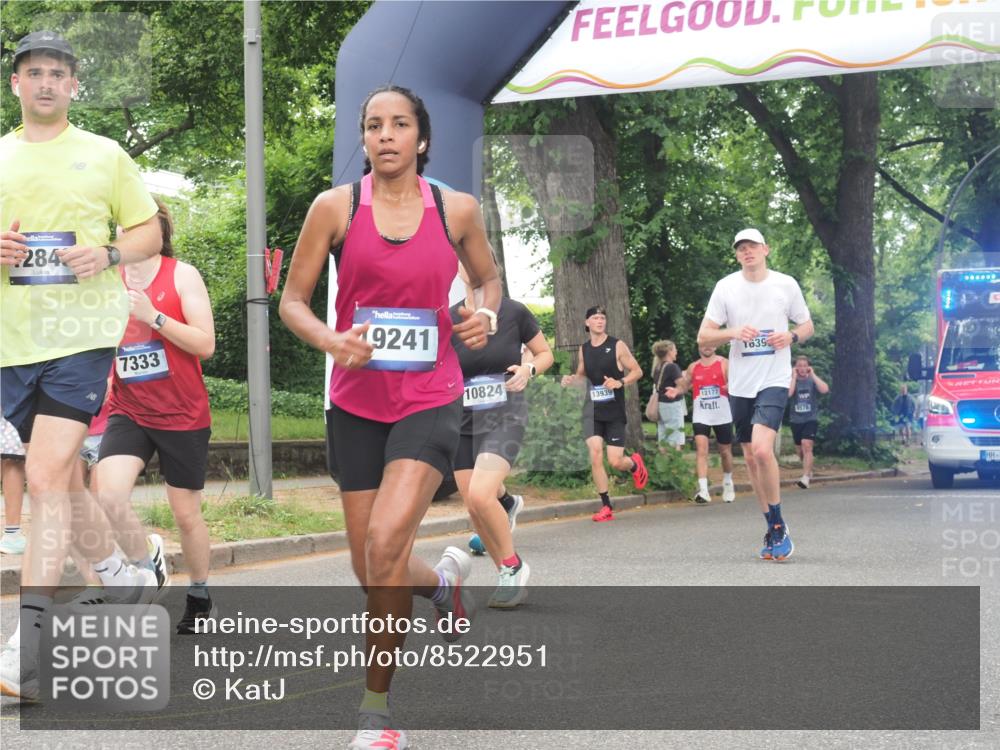 29.06.2025 - hella hamburg halbmarathon KatJ http://msf.ph/oto/8522951 29.06.2025 10:51:01 Zwischen KM18-KM19 1212, 1733, 1851, 2463, 4120, 4985, 5653, 7333 meine-sportfotos.de