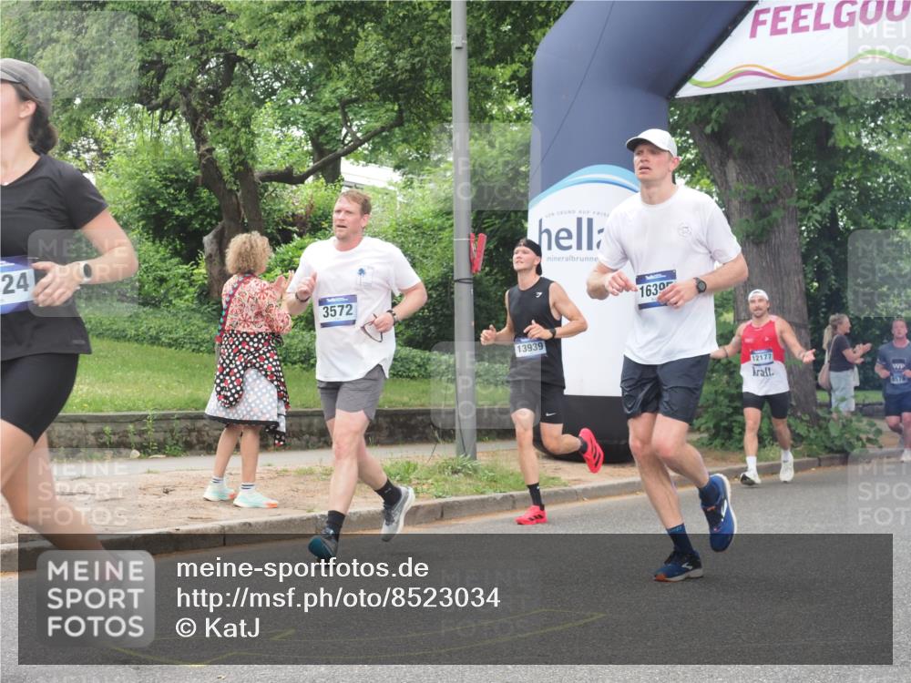 29.06.2025 - hella hamburg halbmarathon KatJ http://msf.ph/oto/8523034 29.06.2025 10:51:03 Zwischen KM18-KM19 1733, 1851, 2463, 3572, 4120, 4985, 5653, 7333 meine-sportfotos.de