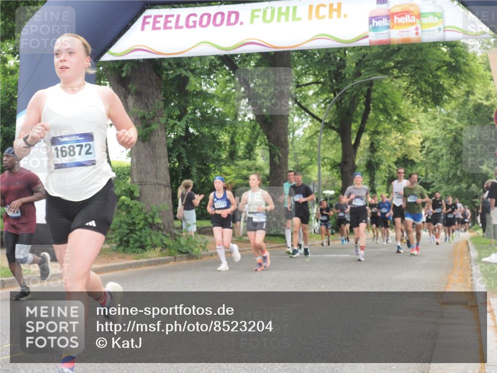 29.06.2025 - hella hamburg halbmarathon KatJ http://msf.ph/oto/8523204 29.06.2025 10:51:16 Zwischen KM18-KM19 5354, 5365 meine-sportfotos.de