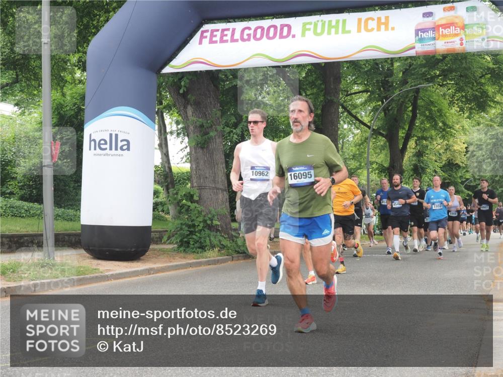 29.06.2025 - hella hamburg halbmarathon KatJ http://msf.ph/oto/8523269 29.06.2025 10:51:21 Zwischen KM18-KM19 1194, 8561 meine-sportfotos.de
