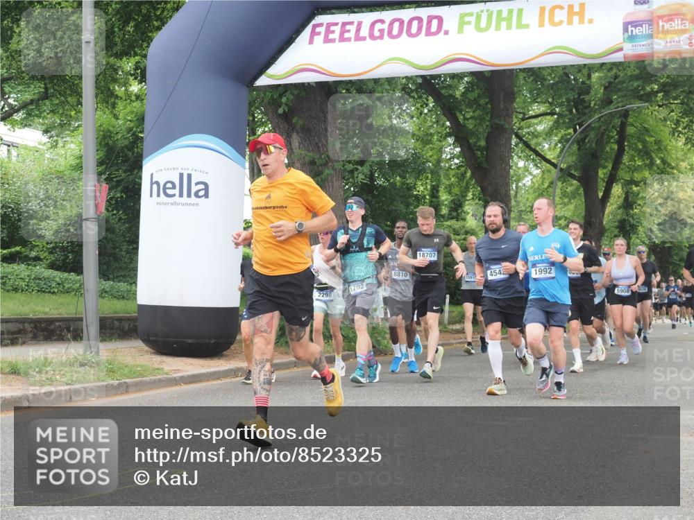 29.06.2025 - hella hamburg halbmarathon KatJ http://msf.ph/oto/8523325 29.06.2025 10:51:23 Zwischen KM18-KM19 1194, 1702, 1992, 2979, 4542, 7081, 8520, 8561 meine-sportfotos.de