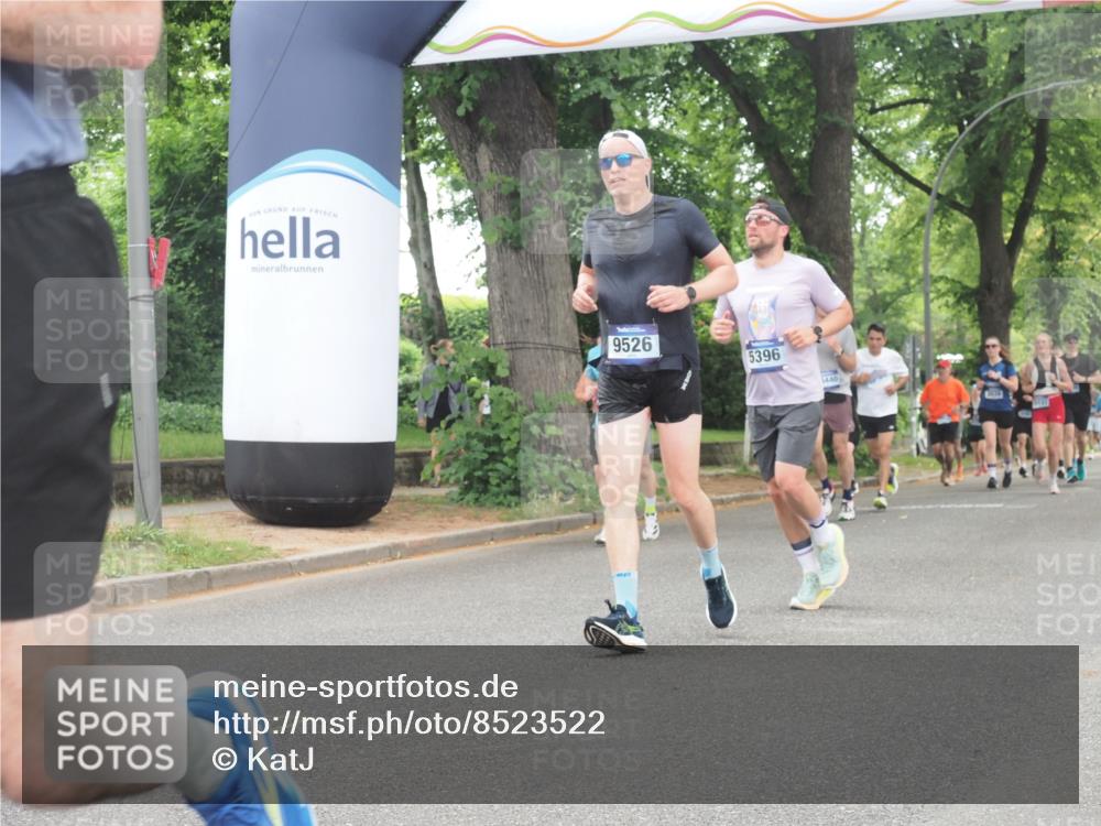 29.06.2025 - hella hamburg halbmarathon KatJ http://msf.ph/oto/8523522 29.06.2025 10:51:29 Zwischen KM18-KM19 1194, 1702, 1992, 2298, 2782, 2979, 4542, 5396, 6585, 6907, 6908, 7042, 7081, 8520, 8561 meine-sportfotos.de