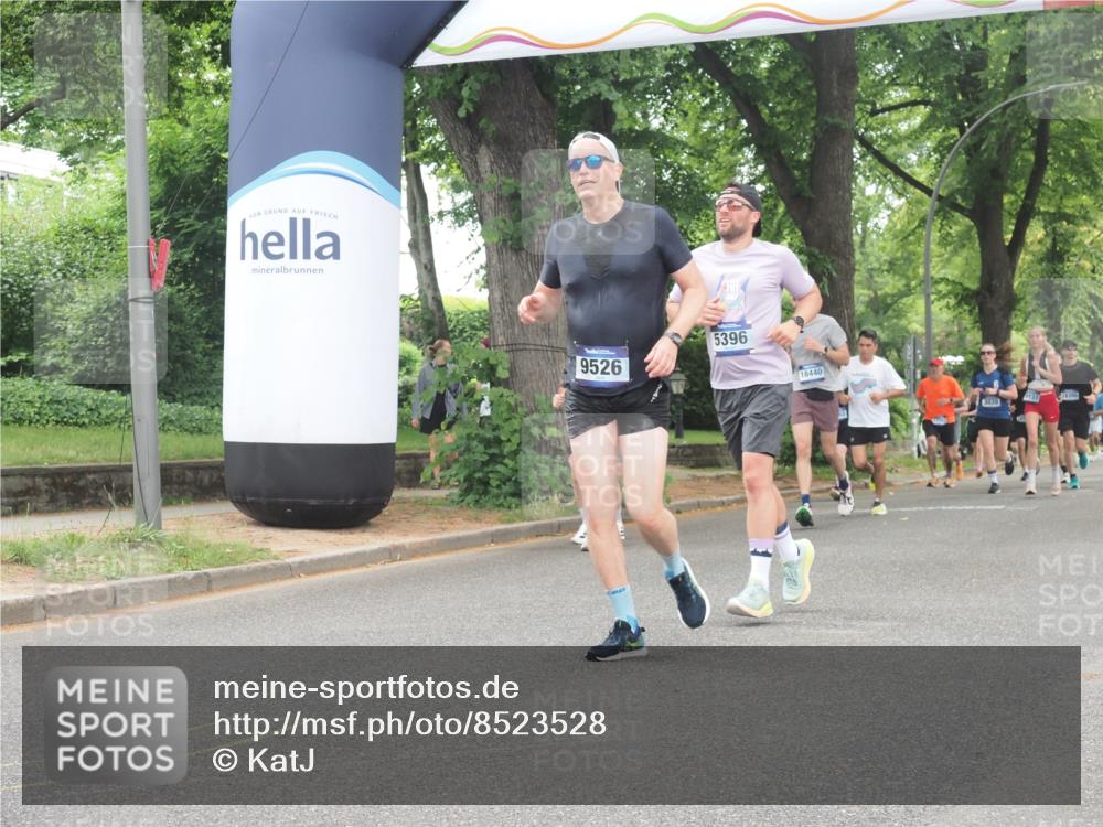 29.06.2025 - hella hamburg halbmarathon KatJ http://msf.ph/oto/8523528 29.06.2025 10:51:29 Zwischen KM18-KM19 1194, 1702, 1992, 2298, 2782, 2979, 4542, 5396, 6585, 6907, 6908, 7042, 7081, 8520, 8561 meine-sportfotos.de