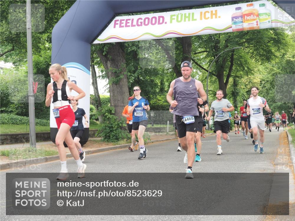 29.06.2025 - hella hamburg halbmarathon KatJ http://msf.ph/oto/8523629 29.06.2025 10:51:34 Zwischen KM18-KM19 1863, 3039, 3182, 3248, 5396, 7042 meine-sportfotos.de