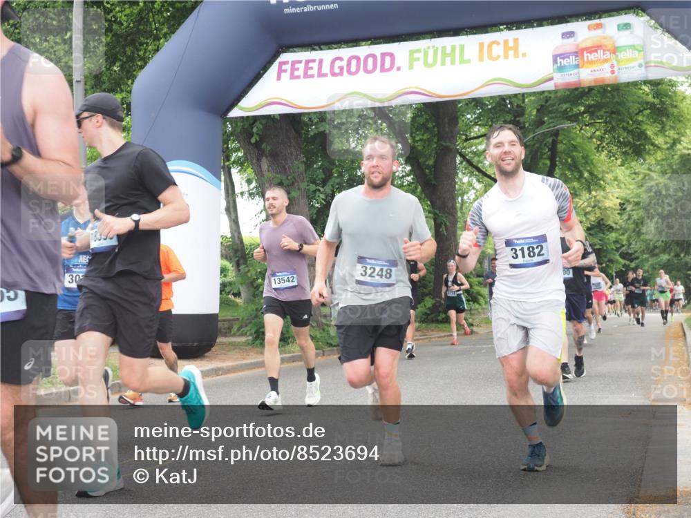 29.06.2025 - hella hamburg halbmarathon KatJ http://msf.ph/oto/8523694 29.06.2025 10:51:35 Zwischen KM18-KM19 1863, 3039, 3182, 3248, 5396, 6100, 7042 meine-sportfotos.de