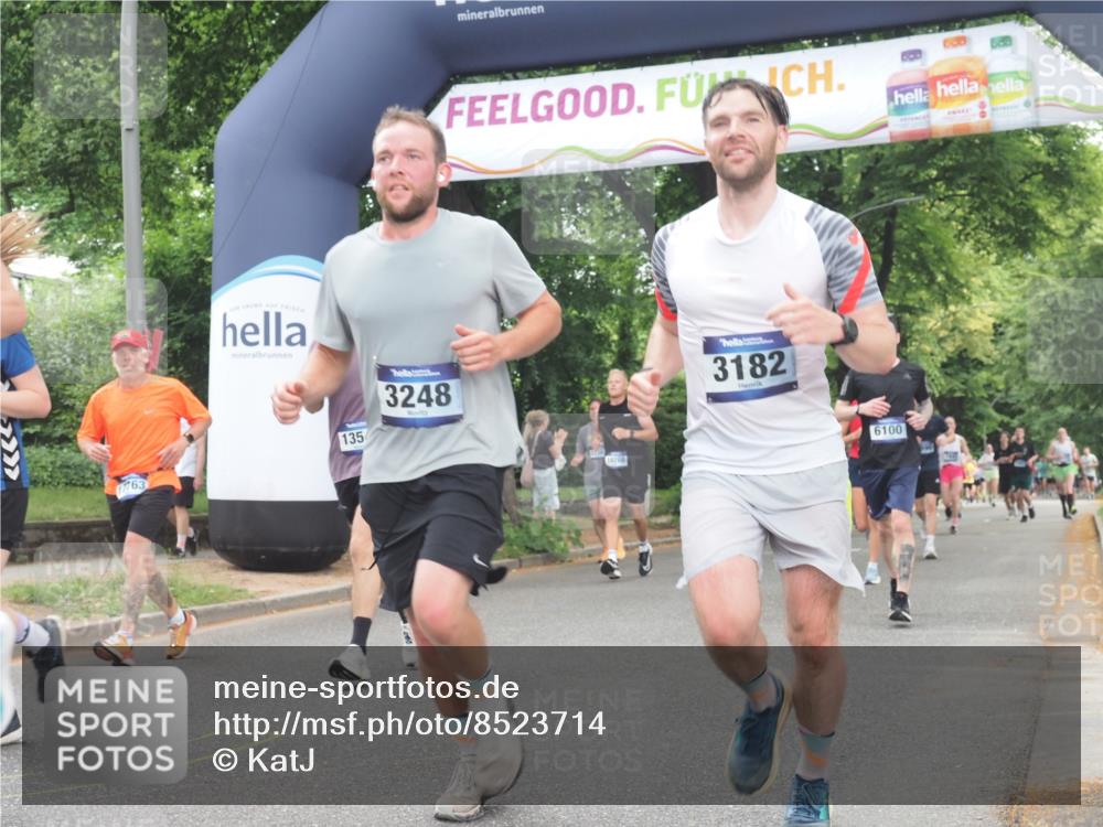 29.06.2025 - hella hamburg halbmarathon KatJ http://msf.ph/oto/8523714 29.06.2025 10:51:36 Zwischen KM18-KM19 1863, 3039, 3182, 3248, 5396, 6100, 7042 meine-sportfotos.de
