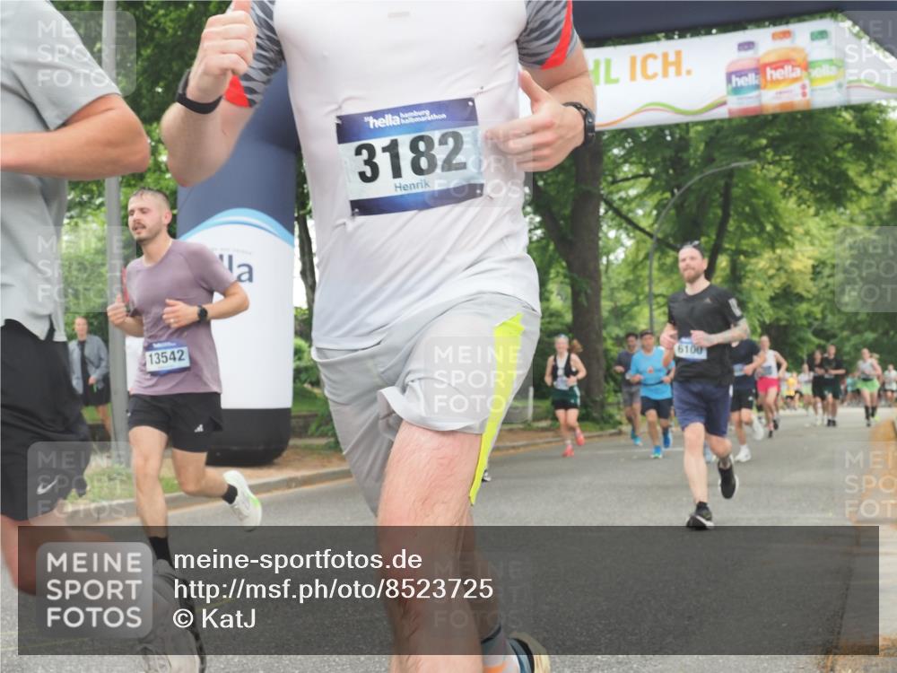 29.06.2025 - hella hamburg halbmarathon KatJ http://msf.ph/oto/8523725 29.06.2025 10:51:36 Zwischen KM18-KM19 1863, 3039, 3182, 3248, 5396, 6100, 7042 meine-sportfotos.de
