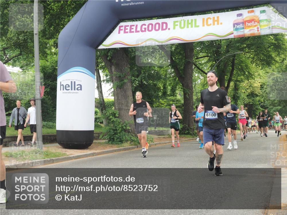 29.06.2025 - hella hamburg halbmarathon KatJ http://msf.ph/oto/8523752 29.06.2025 10:51:37 Zwischen KM18-KM19 1863, 3039, 3182, 3248, 6100, 7042 meine-sportfotos.de