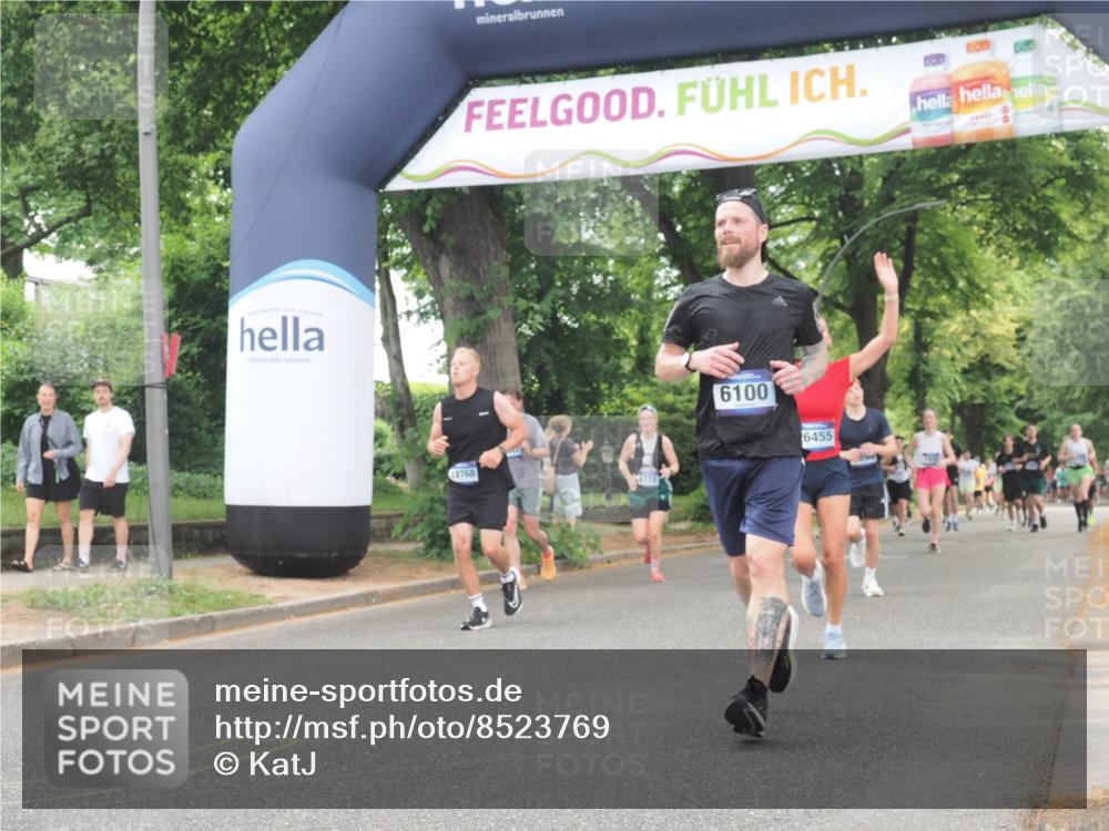 29.06.2025 - hella hamburg halbmarathon KatJ http://msf.ph/oto/8523769 29.06.2025 10:51:37 Zwischen KM18-KM19 1863, 3039, 3182, 3248, 6100, 7042 meine-sportfotos.de