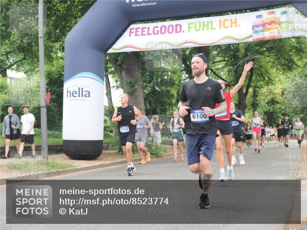29.06.2025 - hella hamburg halbmarathon KatJ http://msf.ph/oto/8523774 29.06.2025 10:51:37 Zwischen KM18-KM19 1863, 3039, 3182, 3248, 6100, 7042 meine-sportfotos.de