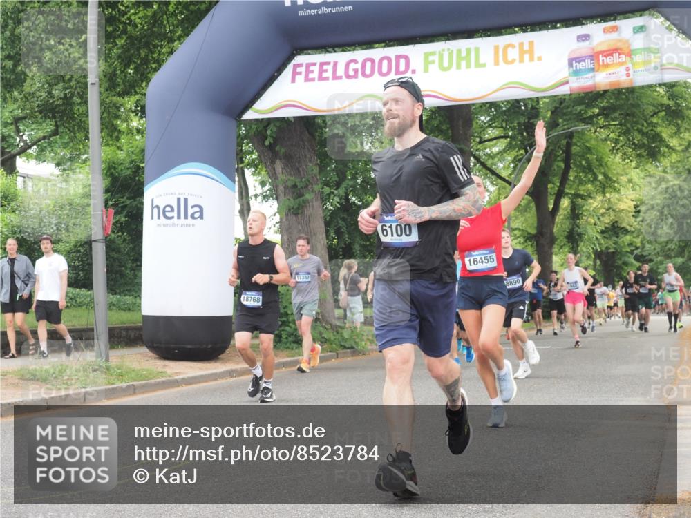 29.06.2025 - hella hamburg halbmarathon KatJ http://msf.ph/oto/8523784 29.06.2025 10:51:38 Zwischen KM18-KM19 1863, 3039, 3182, 3248, 6100, 6174 meine-sportfotos.de