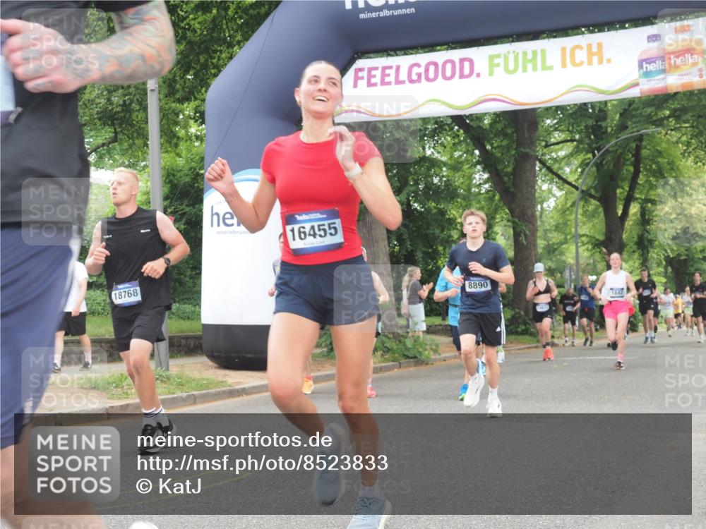 29.06.2025 - hella hamburg halbmarathon KatJ http://msf.ph/oto/8523833 29.06.2025 10:51:39 Zwischen KM18-KM19 1863, 3039, 3182, 3248, 6100, 6174 meine-sportfotos.de