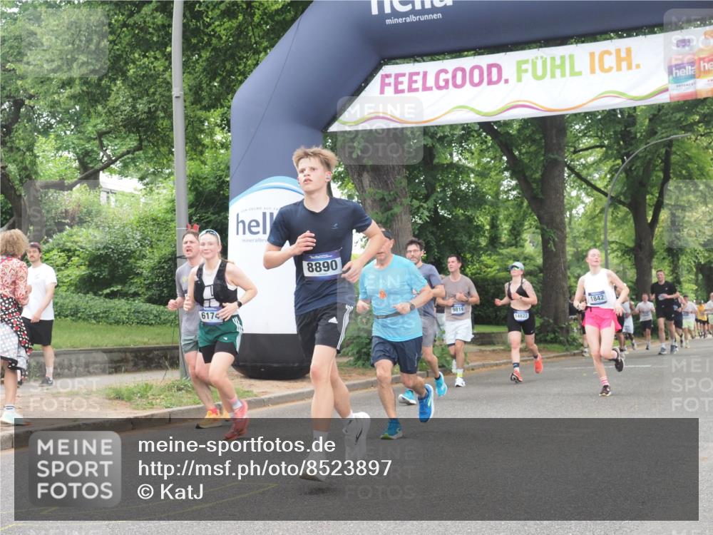 29.06.2025 - hella hamburg halbmarathon KatJ http://msf.ph/oto/8523897 29.06.2025 10:51:40 Zwischen KM18-KM19 1842, 1863, 3039, 3182, 3248, 6100, 6174 meine-sportfotos.de
