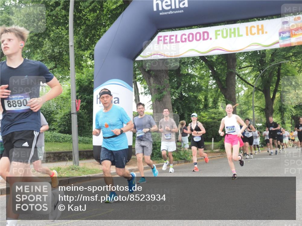 29.06.2025 - hella hamburg halbmarathon KatJ http://msf.ph/oto/8523934 29.06.2025 10:51:41 Zwischen KM18-KM19 1842, 3039, 3182, 3248, 6100, 6174 meine-sportfotos.de